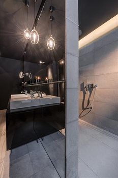 Zhero Hotel