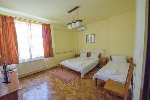 Hostal Pensiunea Tranzit