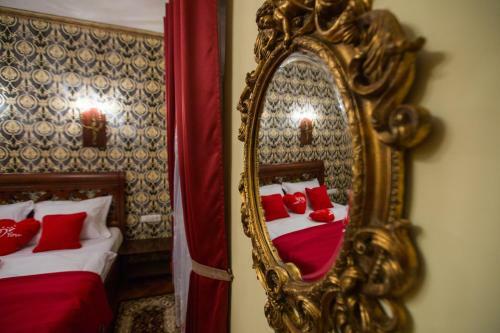 History Apartment Str Cetatii