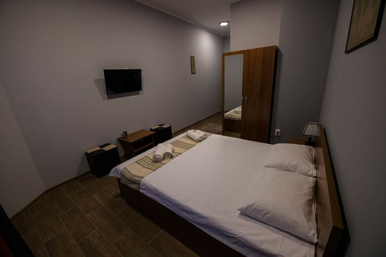 Hotel Corner Center Rental