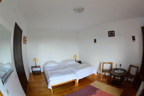 Hostal Vila Altius Felix