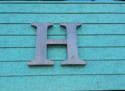 Hotel H