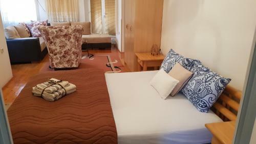 Hostal Guest House Luxotel