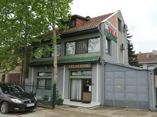 Hostal Guest House Vila Florida