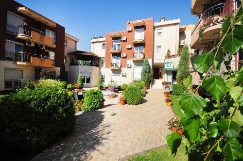 Apartments Iwa Centar