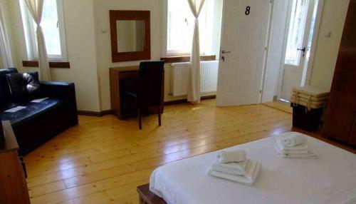 Hostal Guest House Vila Deved?i?