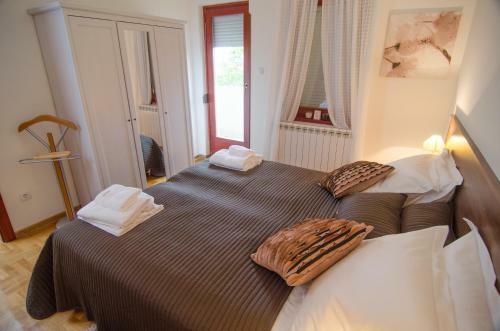 Apartments Biser