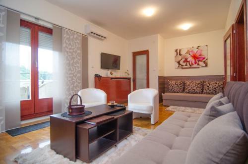 Apartments Biser
