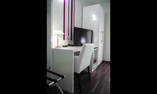 Hostal Vila Delux