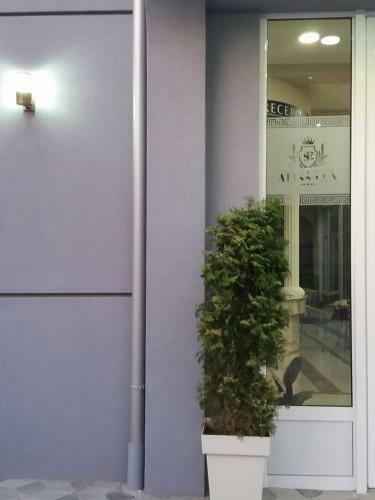 Atina Lux Hostel