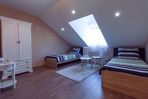Hostal Anamari Apartment & Loft Rooms