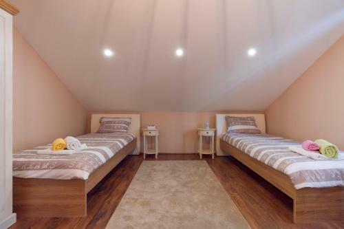 Hostal Anamari Apartment & Loft Rooms