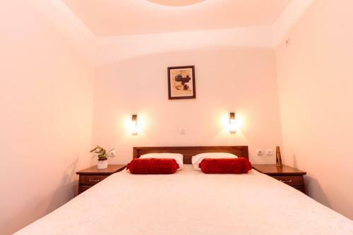 Hostal Ni? Downtown Apartments & Rooms