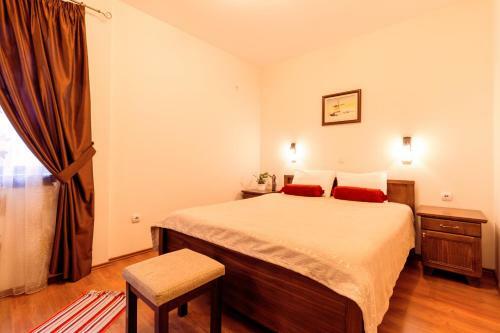 Hostal Ni? Downtown Apartments & Rooms