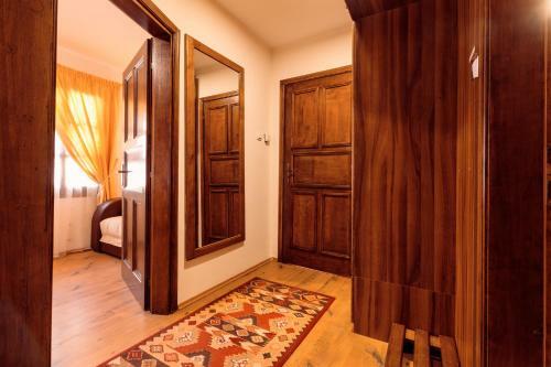 Hostal Ni? Downtown Apartments & Rooms