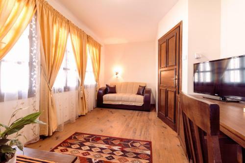 Hostal Ni? Downtown Apartments & Rooms