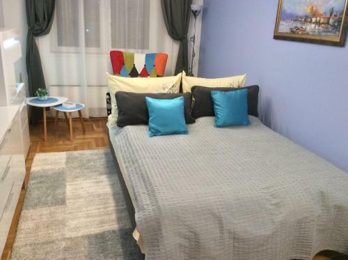 Apartment Sweet Dreams
