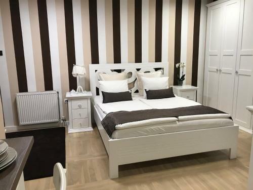 Lux New White Apartment