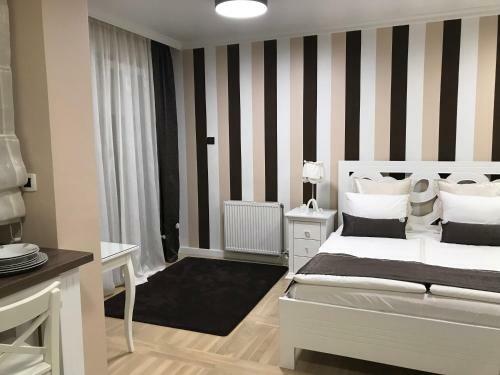 Lux New White Apartment