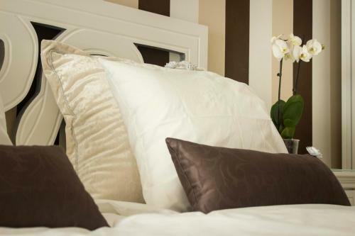 Lux New White Apartment