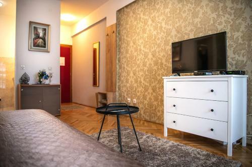 Apartment Ema