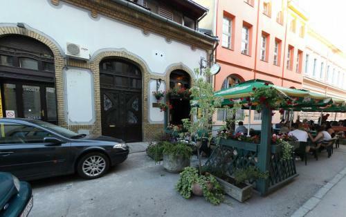 Hostal Guest House Preno?i?te Piccolina