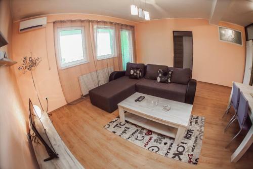 Brand New, Sunny Apartment