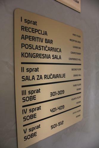 Hotel Feniks Po?arevac