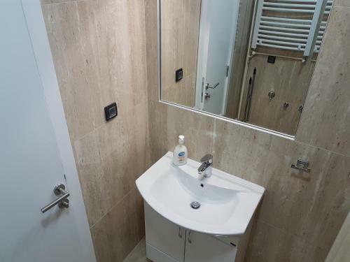 Apartman Simi? 2