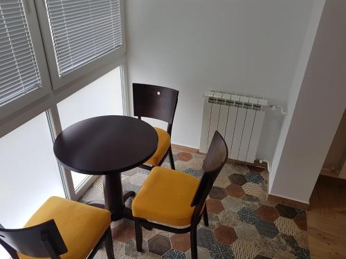 Apartman Simi? 2
