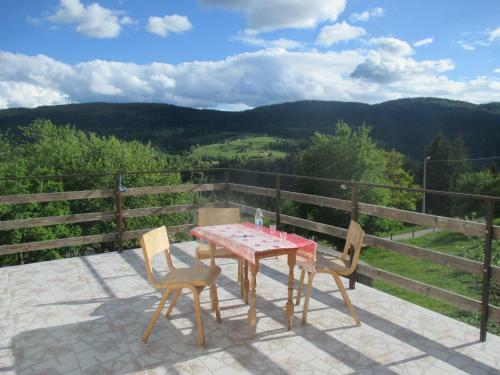 Hostal Guesthouse Borovi