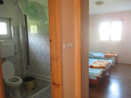 Hostal Guesthouse Borovi