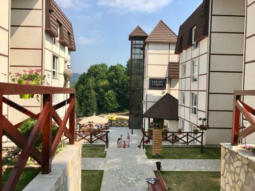 Apartment 6/33 (kraljevi Cardaci)