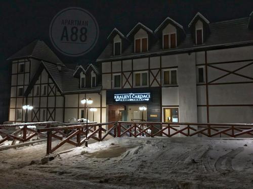 Apartment 6/33 (kraljevi Cardaci)