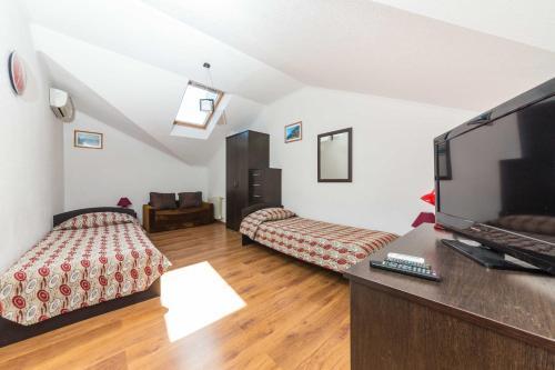 Hotel Like At Home (de-marko)