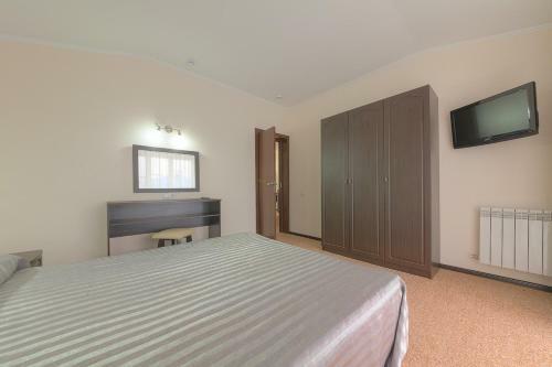Yava Hotel