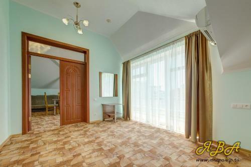 Yava Hotel