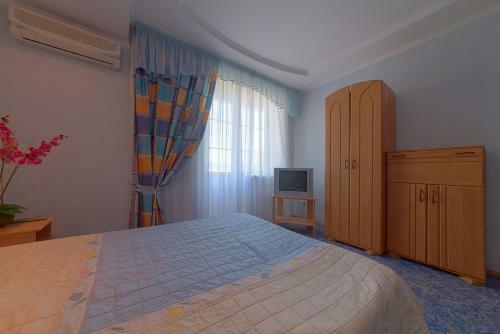 Golden Lady Hotel