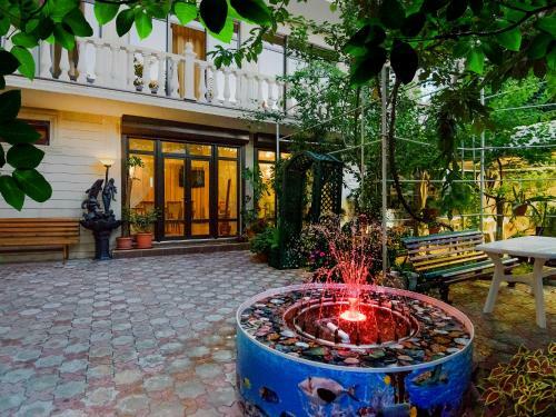 Hostal Guest House De Lux