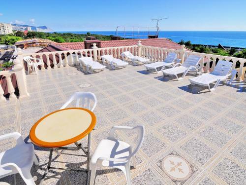 Hostal Guest House De Lux