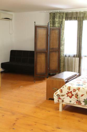 Hotel Aksis House