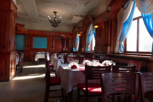 Leningrad Hotel