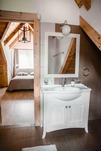 Shanti Lodge