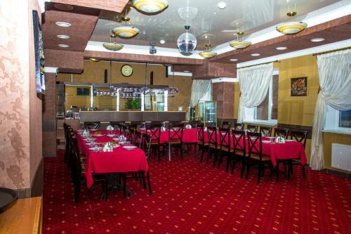 Hotel Snezhniy Bars Dombay