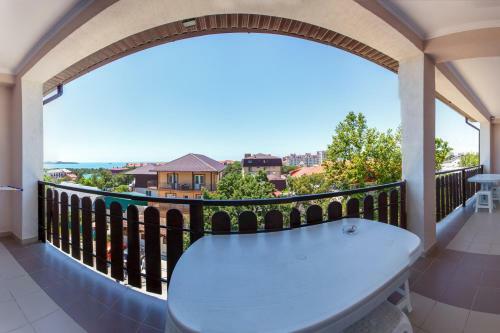 Hostal Guesthouse Valensiya