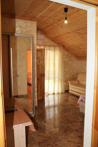 Hostal Guest House Moush