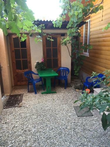 Hostal Guesthouse Milana