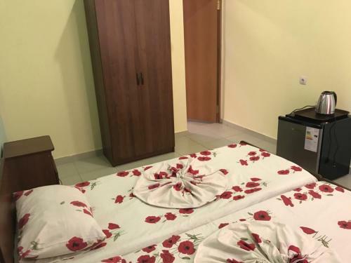Hostal Inzhir Guest House