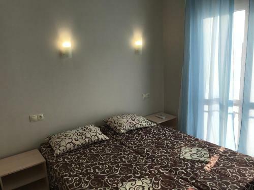 Hostal Inzhir Guest House