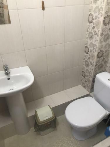 Hostal Inzhir Guest House